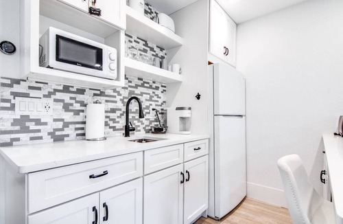 Wesley Chapel Condo | Golf View Studio w/Murphy Bed, Patio & Workspace | Sleeps 2 | Optional Saddlebrook Resort Amenities