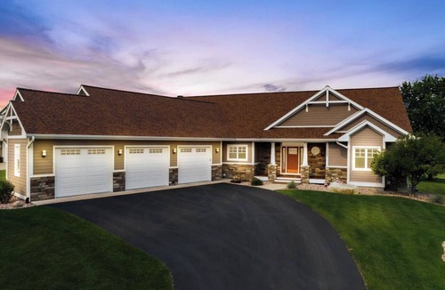 Acme House | Golfing, Equestrian Shows, & Sunsets!