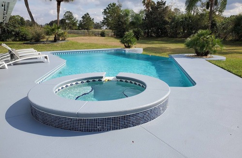 Clermont House | Good Vibes At Swiss: Waterski & Golf Onsite!
