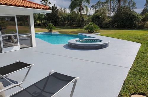 Clermont House | Good Vibes At Swiss: Waterski & Golf Onsite!