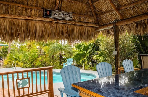 Tropical Bay Estates House | Gorgeous 2 bedroom 2 bath canal front pool home