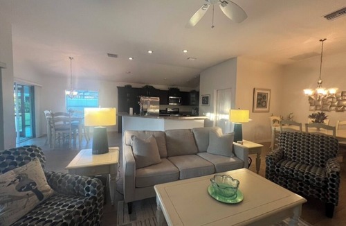 Leesburg House | GORGEOUS 3-bedroom house with NEW golf cart in The Villages! Perfect location!
