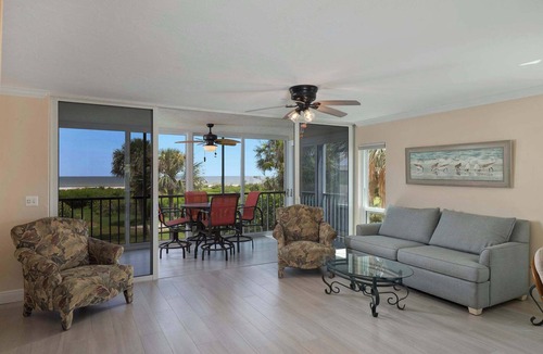 Sanibel House | Gorgeous Gulf Front Townhome
