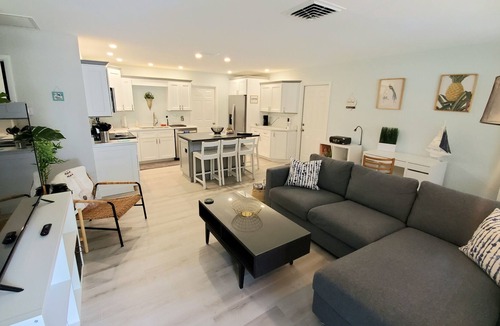 Disston Heights House | Gorgeous mid-century modern St. Pete paradise!