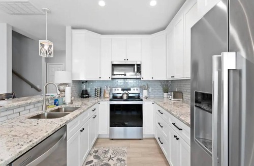 Madeira Beach House | Gorgeous New Home with Ocean View, Steps to Beach