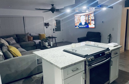 Oldsmar House | Gorgeous Upscale 3/2 home with Pool. 9 minutes from Honey Moon Island