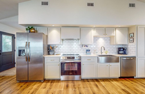 Ocean City House | Gorgeous waterfront coastal cottage with dock, Wifi, & private washer/dryer