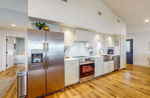 Ocean City House | Gorgeous waterfront coastal cottage with dock, Wifi, & private washer/dryer