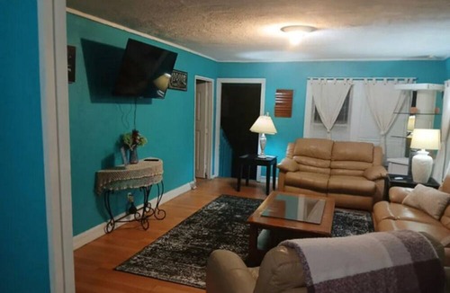 Fort Myers House | GpL 2828 Cranford | 3BR 2BA Family Home