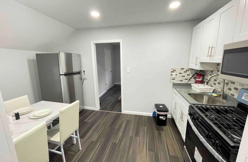 Forest Hill Apartment | Great Apartment 35 min to NYC & 15 to EWR Airport