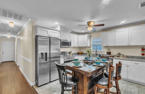 Garden City House | Great Downtown 4BR | 8 Beds + Foosball Fun