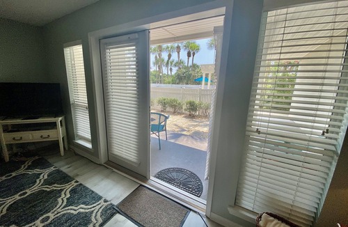 Gulf Place House | Great family condo, by pool, patio, 2 min walk to beach, food, shops, sleeps 4