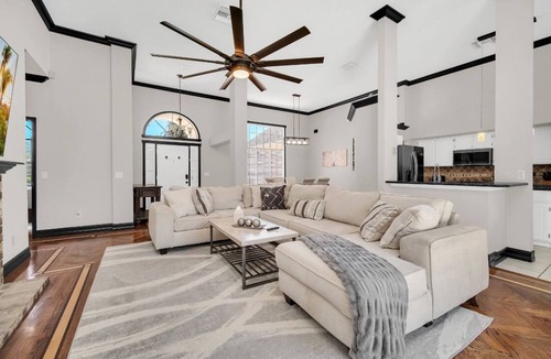 Ocoee House | Great home with a very large pool to enjoy with the whole family.