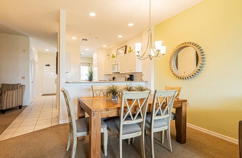 Naples Condo | Greenlinks/Lely Condo-2nd floor 1200 bldg. with lake view, den w/TV/Sleeper sofa & office/work space