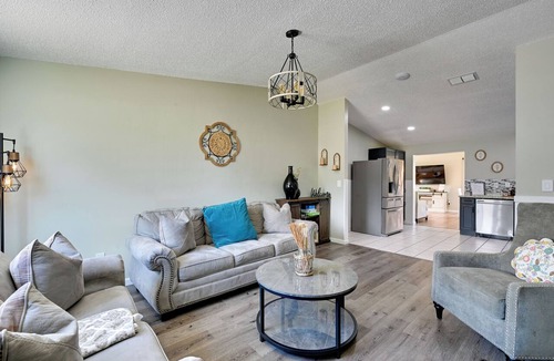 New Port Richey East House | Grill! New Port Richey 'Your Home Away from Home