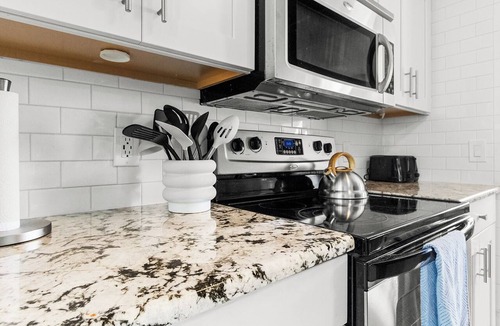 Villages of Seaport Condo | Ground-floor condo: monthly stays, heated pool, tennis, pickleball, 2 minutes to beach 🌴🌊