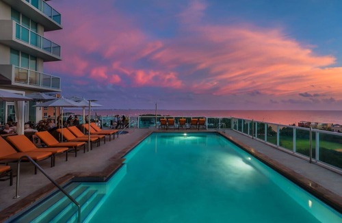 Coconut Grove Apartment | Grove Corner Retreat with Ocean Views
