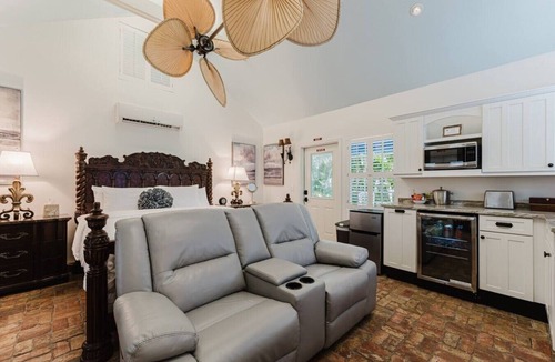 Grandview Heights House | Guest House Suite | Htd Pool and BBQ