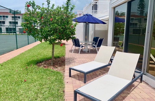 Whitney Beach Condo | Gulf Beach front Club Longboat Beach & Tennis Assoc 2BDR 2BA Furn Condo Walk Out