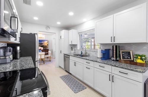 South Pinellas Community Council House | Gulf Breeze at St. Pete 5 minutes to beaches