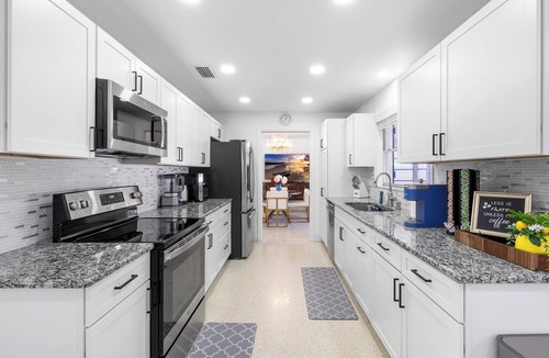 South Pinellas Community Council House | Gulf Breeze at St. Pete 5 minutes to beaches