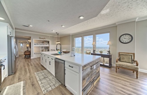 Thomas Drive Condo | Gulf Crest Unit 901: Upgraded 3-Bedroom Haven!