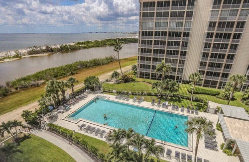 South Island Condo | Gulf front condo w. incredible views, resort pool