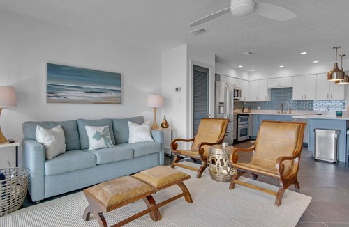 Seacrest Condo | Gulf-Front & Remodeled Modern Beach Retreat, Pool + Free Attraction Tickets!