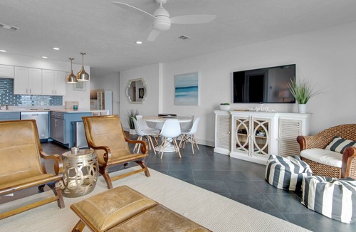 Seacrest Condo | Gulf-Front & Remodeled Modern Beach Retreat, Pool + Free Attraction Tickets!