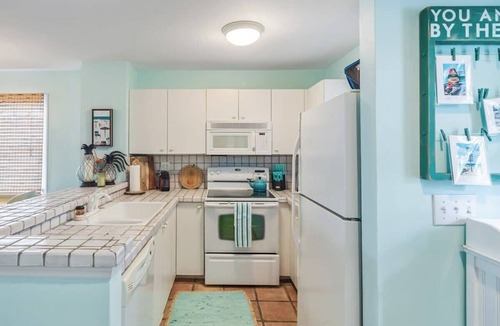 Bahama Village House | Gulf Getaway | Condo w/Pool!
