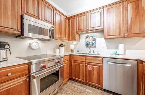 Gulf Place House | Gulf Place "Southern Exposure" |3BR Townhome |Sleeps 8 | Golf Cart |