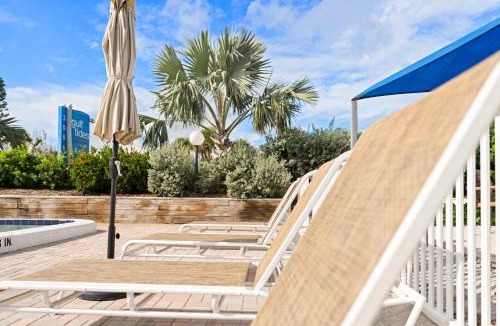 Longboat Key Apartment | Gulf Tides of Longboat Key by Coolvacay
