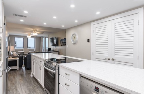 Holiday Isle Condo | Gulf View at Jetty East! Newly Renovated in 2021! One FREE Beach Chair Setup Dai