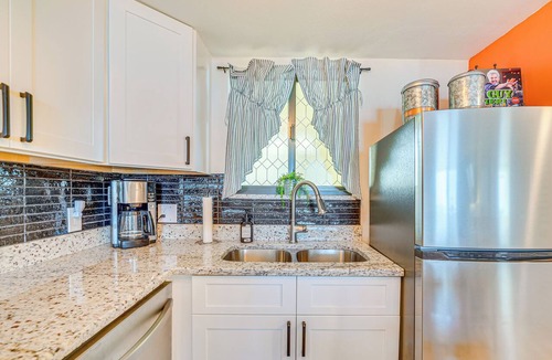 Hudson Condo | Gulf-View Condo w/Heated Pool in Hudson!