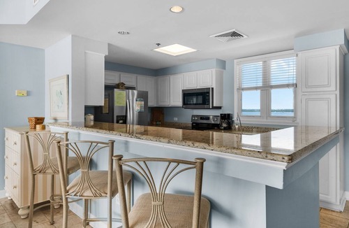 Pensacola Beach Condo | 🏝️Gulf Views-Steps2Beach-HUGE Balcony-Pool-Tennis-3BR Santa Rosa Towers 1202