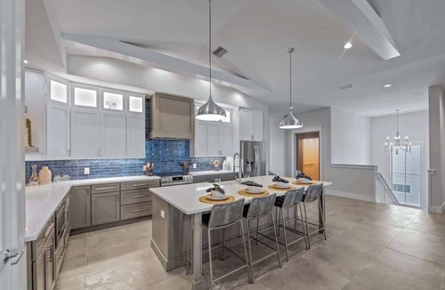 Siesta Key House | Gulf Views/Steps to Beach/Resort Pool w/Slide/Spa