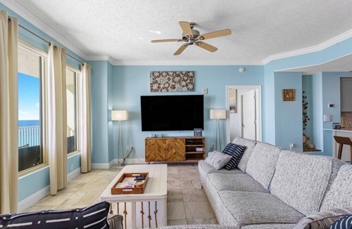 Thomas Drive Condo | Gulfcrest 19th-Floor | Beachfront | Huge Balcony