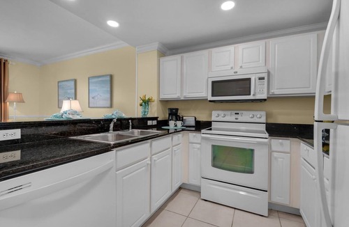 Bahama Beach Condo | GULFFRONT 2-1007 West! Enjoy Free Beach Service and Activities!