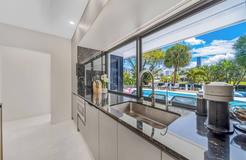 Hallandale Beach House | Hallendale Beach Waterfront Modern Home, Grill & Pool