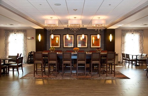 Warrington Hotel | Hampton Inn Doylestown