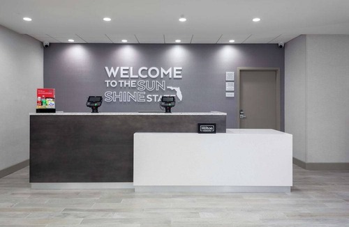 Dunedin Hotel | Hampton Inn Dunedin