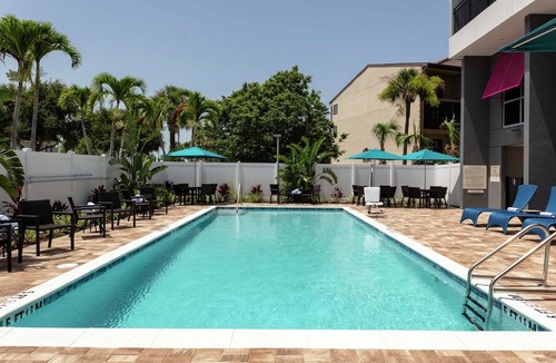 Dunedin Hotel | Hampton Inn Dunedin