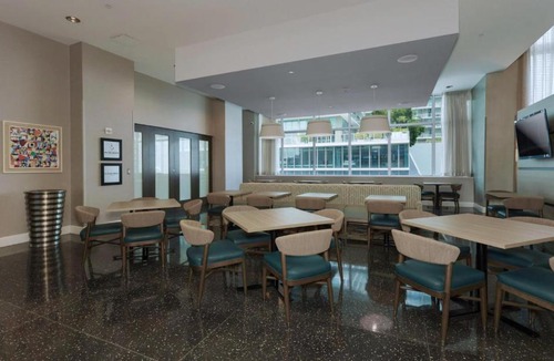 Brickell Hotel | Hampton Inn & Suites by Hilton Miami Downtown/Brickell