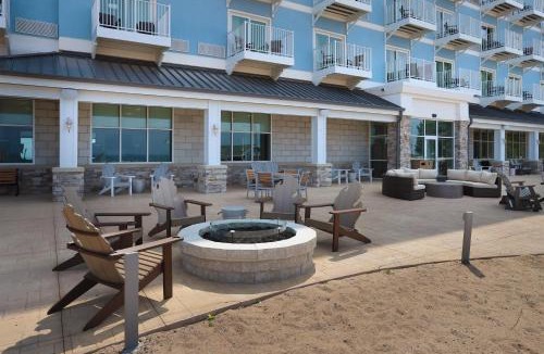Manistee Hotel | Hampton Inn & Suites Manistee, Mi