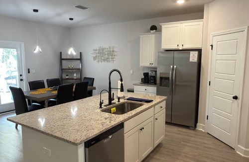 Tallahassee House | Hansell Villa + 12 PPL + Pet Friendly + BBQ + Games