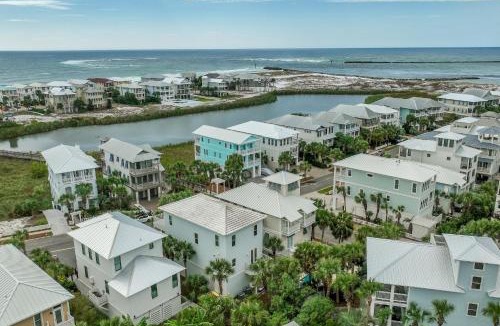 Holiday Isle House | Happy Days At Destin Pointe Resort