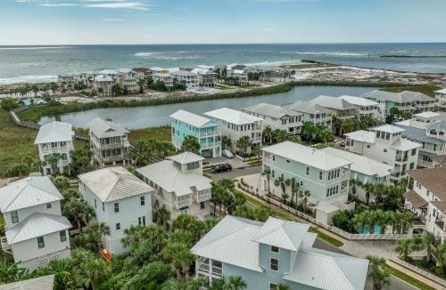 Holiday Isle House | Happy Days At Destin Pointe Resort