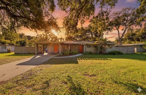 Lakeland House | Happy Days at Two Oaks 4BD Home Minutes From Beautiful Lake Hollingsworth