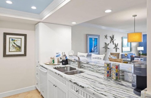 Punta Rassa Apartment | Harbour Tower 414 - Gorgeous Renovated 2 Bedroom Residence
