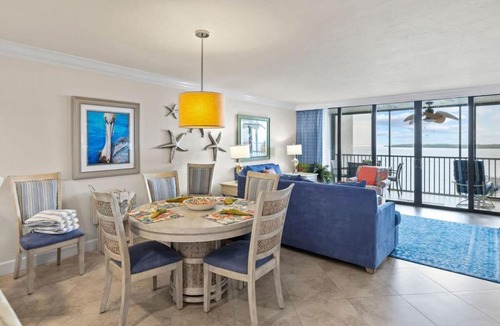 Punta Rassa Apartment | Harbour Tower 414 - Gorgeous Renovated 2 Bedroom Residence